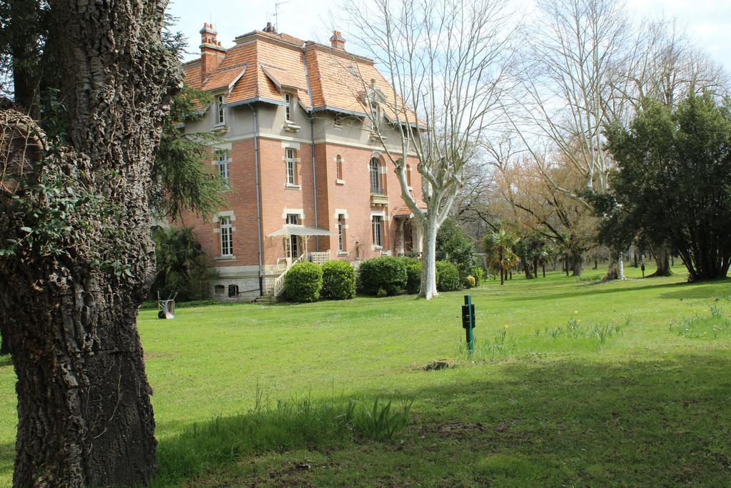 Chateau Mezger Albefeuille-Lagarde Ngoại thất bức ảnh